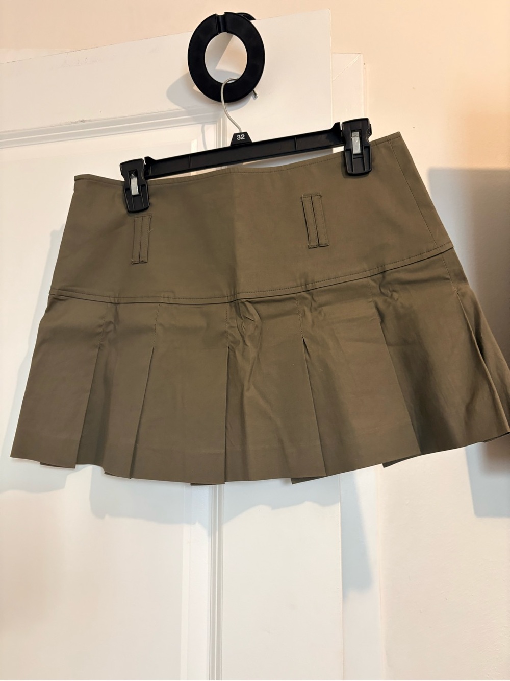 Theory Olive Green pleated skirt